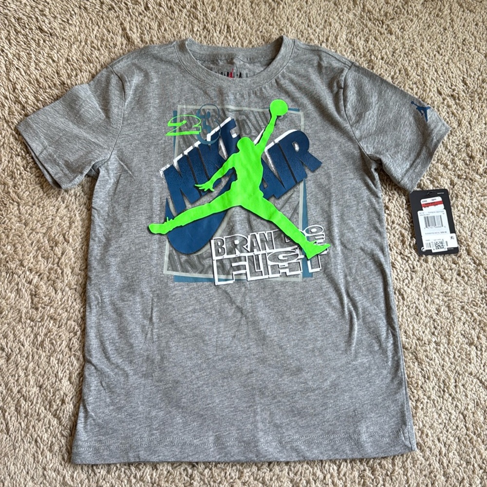 NWT Youth Nike Air Jordan t-shirt